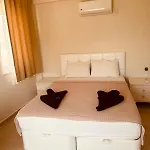 4 With Private Pool In Dalyan Ema 別荘 オルタジャ